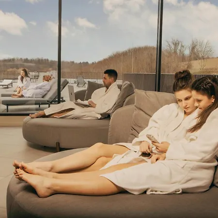 Hotel Essence Pogány