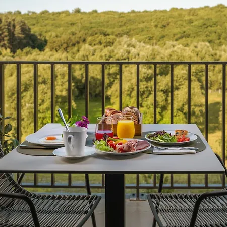 Hotel Essence Pogány