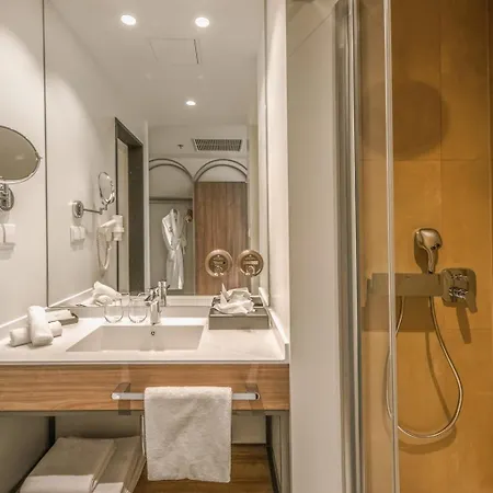 Essence Hotel 5*